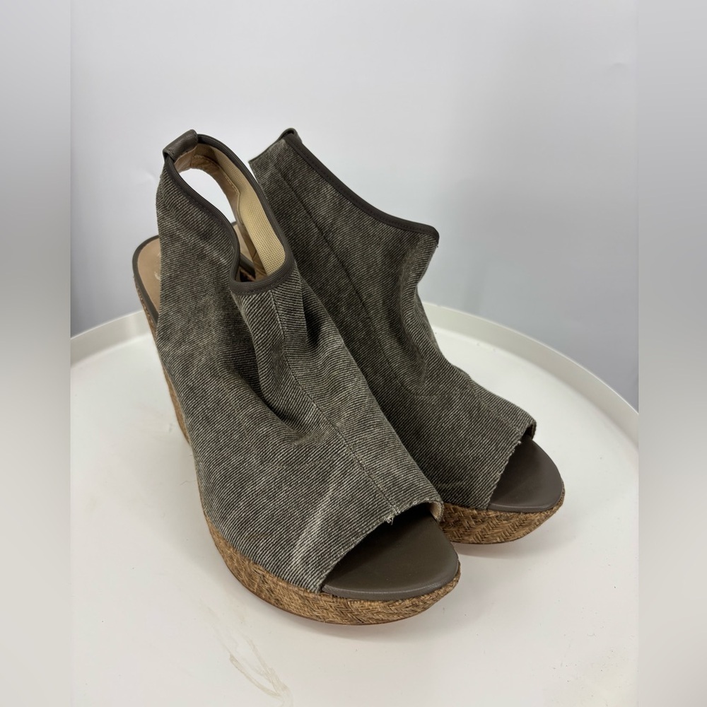 Stuart Weitzman Gray Wedge Espadrille Sandals 10